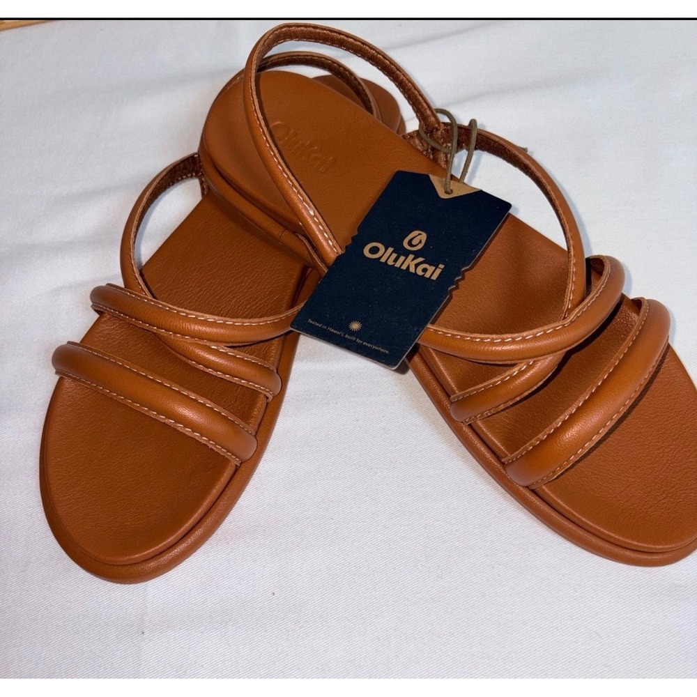 OluKai Tiare Strappy size 7  Fox Tan New Leather Slingback Sandals 20515-FXFX